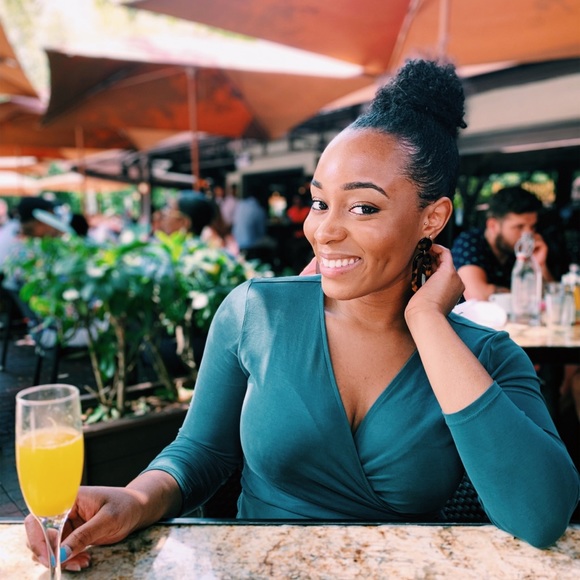 Meet your Posher, Chanel - Picture 4 of 4